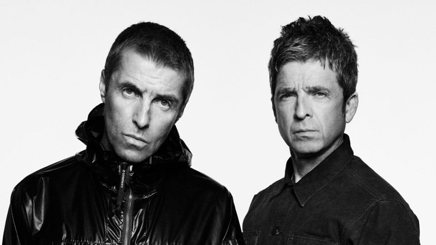 Liam Gallagher (left) and Noel Gallagher (right) of British band Oasis.