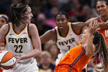 Aug 28, 2024; Indianapolis, Indiana, USA; Indiana Fever guard Caitlin Clark (22) runs a play during a game between the Indiana Fever and the Connecticut Sun at Gainbridge Fieldhouse. Mandatory Credit: Grace Smith-INDIANAPOLIS STAR-USA TODAY Sports