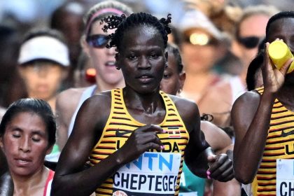 FILE PHOTO: Athletics - World Athletics Championship - Women's Marathon - National Athletics Centre, Budapest, Hungary - August 26, 2023 Uganda's Rebecca Cheptegei in action during the women's marathon final REUTERS/Dylan Martinez//File Photo