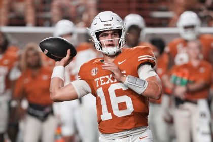 Arch Manning starred as the Texas Longhorns dominated against the UTSA Roadrunners.