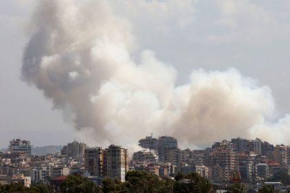 Smoke billows over southern Lebanon following Israeli strikes, amid ongoing cross-border hostilities between Hezbollah and Israeli forces, as seen from Tyre, southern Lebanon September 23, 2024 REUTERS/Aziz Taher