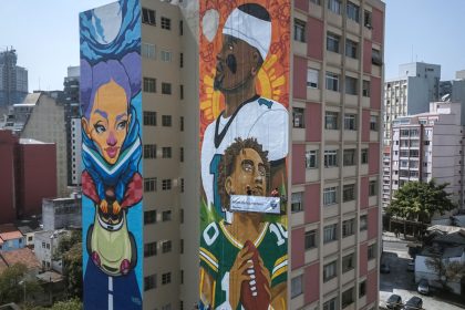 A mural of Philadelphia Eagles quarterback Jalen Hurts and Green Bay Packers quarterback Jordan Love in São Paulo, Brazil, on August 30.