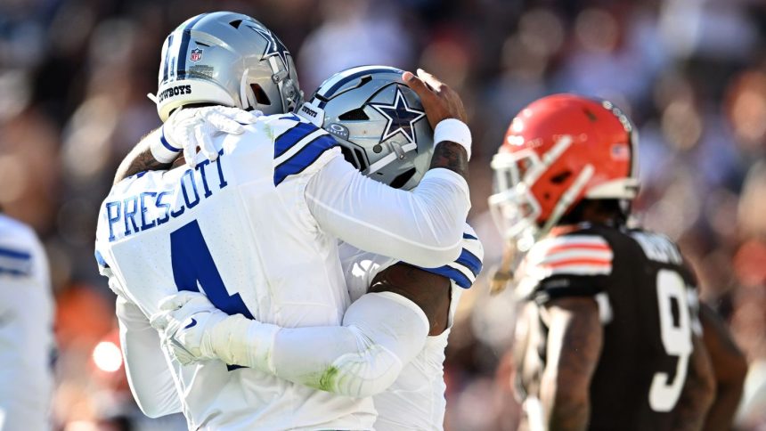 Dak Prescott and Ezekiel Elliott celebrate a touchdown against the Cleveland Browns.