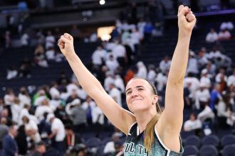 New York Liberty won Game 3 of WNBA Finals to move one game away from the franchise's first title.