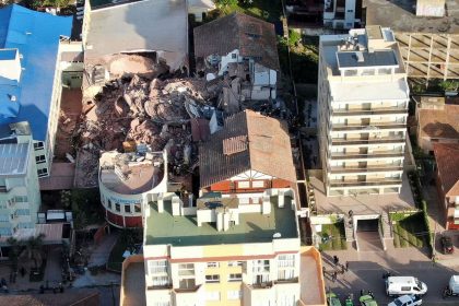 A drone view shows the remains of the hotel Dubrovnik, after collapsed in the coastal city of Villa Gesell, in Buenos Aires, Argentina October 29, 2024. REUTERS/Pablo Funes