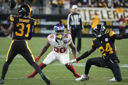 Steelers cornerback Beanie Bishop Jr. (No. 31) had the game-winning interception as Pittsburgh beat the New York Giants.