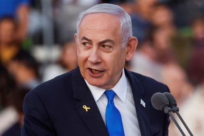 Israeli Prime Minister Benjamin Netanyahu speaks at an army base near Mitzpe Ramon on October 31.