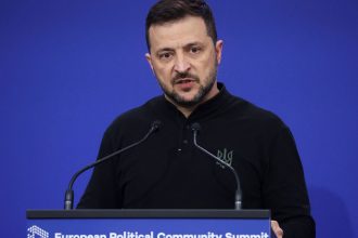 Ukraine's President Volodymyr Zelenskiy speaks at a press conference during the European Political Community Summit in Budapest, Hungary, November 7, 2024.