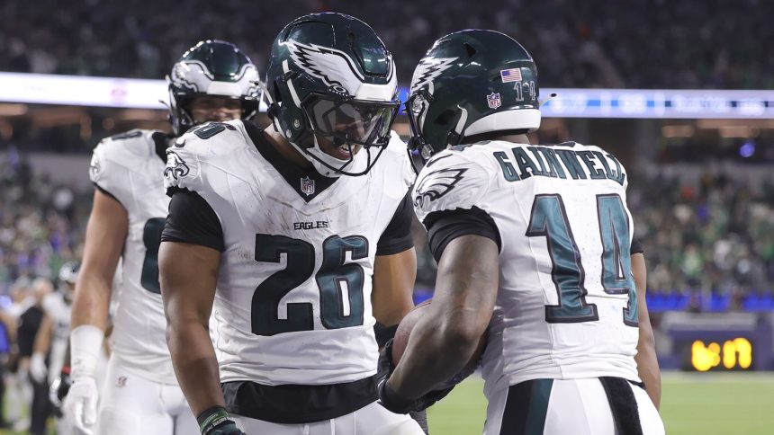 Saquon Barkley (No. 26) had a historic performance as the Philadelphia Eagles beat the Los Angeles Rams.