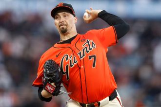 Blake Snell pitches for the San Francisco Giants against the Miami Marlins at Oracle Park on August 30.