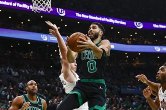 Jason Tatum led the Boston Celtics to a win over the previously undefeated Cavaliers.