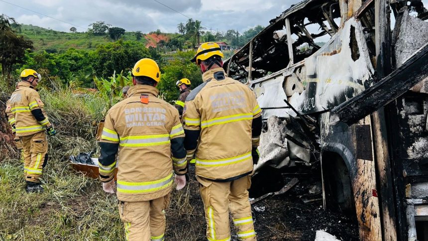 Firefighters attend to a traffic accident after a packed bus collided with a truck, at the Fernao Dias national highway, near Teofilo Otoni, Brazil, December 21, 2024. Belo Horizonte Military Fire Department/­Handout via REUTERS ATTENTION EDITORS - THIS IMAGE WAS PROVIDED BY A THIRD PARTY