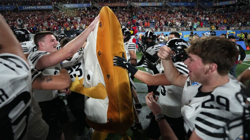 Iowa State Cyclones celebrate first 11-win season in program history following Pop-Tart Bowl win.