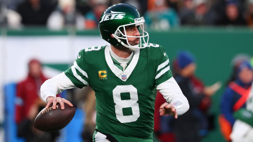 Aaron Rodgers will reportedly not play for the New York Jets next season.