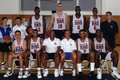 LA JOLLA, CA - JUNE 25: Anfernee Hardaway,Grant Hill,Allan Houston, Bobby Hurley, Jamal Mashburn,Eric Montross,Rodney Rogers, Chris Webber, George Raveling,Roy Williams pose for a team portrait in June 1992 in La Jolla, California. NOTE TO USER: User expressly acknowledges and agrees that, by downloading and or using this photograph, User is consenting to the terms and conditions of the Getty Images License Agreement. Mandatory Copyright Notice: Copyright 1992 NBAE (Photo by Andrew D. Bernstein/NBAE via Getty Images)