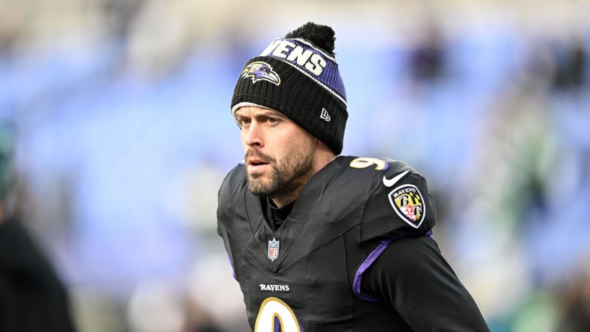 Ravens kicker Justin Tucker warms up prior to Baltimore's game against the Philadelphia Eagles on December 1, 2024.