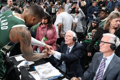 Hubie Brown heralded the performance of Damian Lillard as the two shook hands after the game.