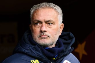 Fenerbahçe manager José Mourinho has been accused of racism by Galatasaray.