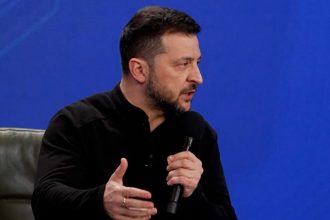 Volodymyr Zelensky, when asked by a journalist if he would give up his presidency if it meant peace for Ukraine, responded ''[Yes], if (it guarantees) peace for Ukraine."