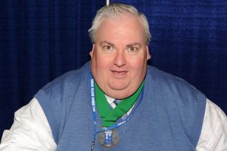 Simon Fisher-Becker at Rhode Island Comic Con in 2013.