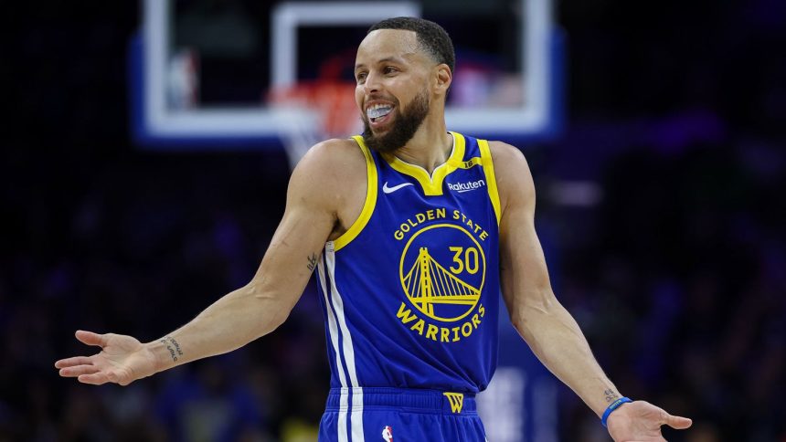 Steph Curry threw down a dunk for the first time in six years on Saturday.