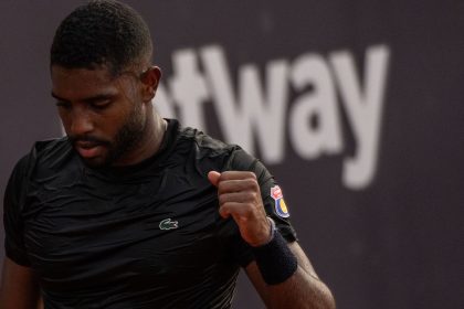 Reis da Silva celebrates a point while playing in Rio Open qualifying on February 17.