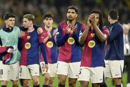 Barça's players celebrate qualifying for the Champions League semifinals.