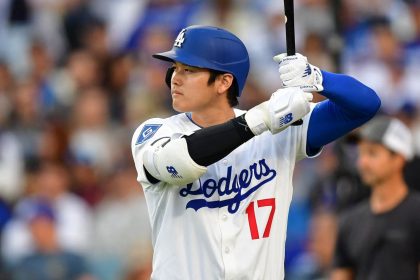 Shohei Ohtani hit his MLB-leading 17th home run of the season in the Los Angeles Dodgers' loss to the Arizona Diamondbacks.