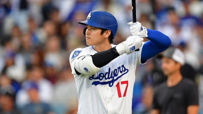 Shohei Ohtani hit his MLB-leading 17th home run of the season in the Los Angeles Dodgers' loss to the Arizona Diamondbacks.