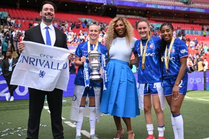 Alexis Ohanian, Aggie Beever-Jones, Serena Williams, Wieke Kaptein and Ashley Lawrence of Chelsea celebrate with the FA Cup during The Adobe Women's FA Cup Final match between Chelsea and Manchester United at Wembley Stadium on May 18, 2025 in London, England.
