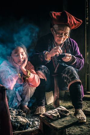 Justin Cliffe took this winning photograph of a woman embroidering next to her great-granddaughter in Lào Cai province, Vietnam.