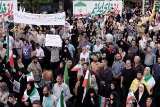 112745_Pleitgen Tehran demonstration TV.00_00_27_14.Still002.jpg