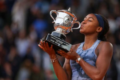 Coco Gauff kisses the Suzanne-Lenglen Cup after winning the French Open on Saturday.