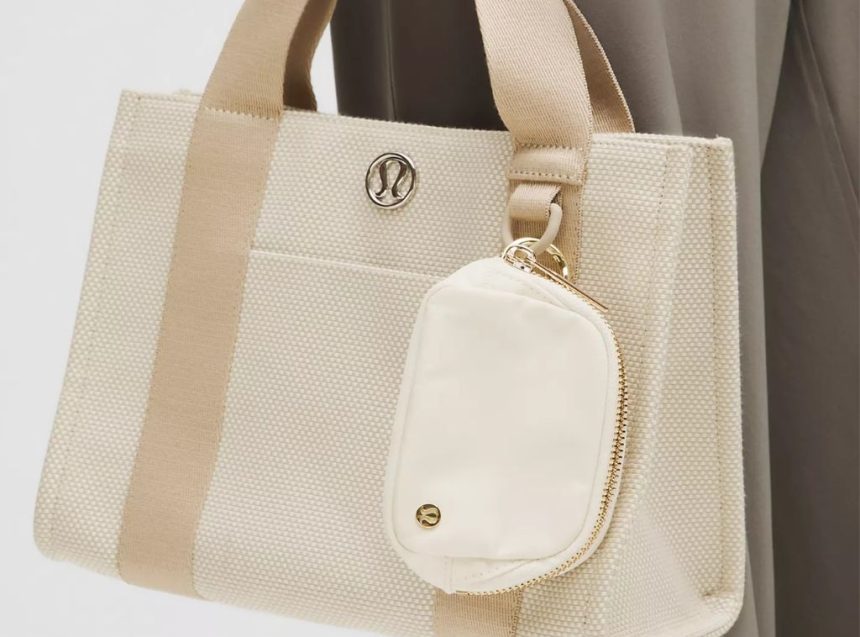 SHOP Lululemon Belt Bag Comes in Mini Size, Perfect Stocking Stuffer